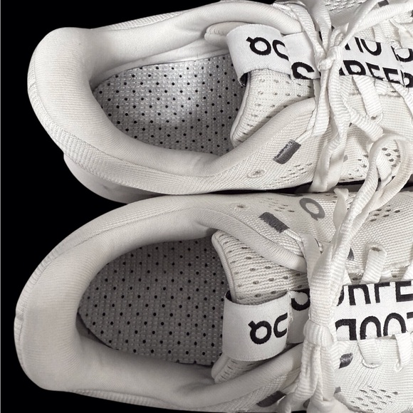 On Running Cloud Surfer Women's Athletic Shoes White Size-9 EUC - Picture 5 of 8